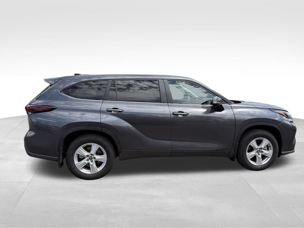 2025 Toyota Highlander LE
