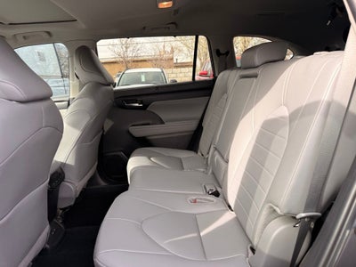 2024 Toyota Highlander XLE