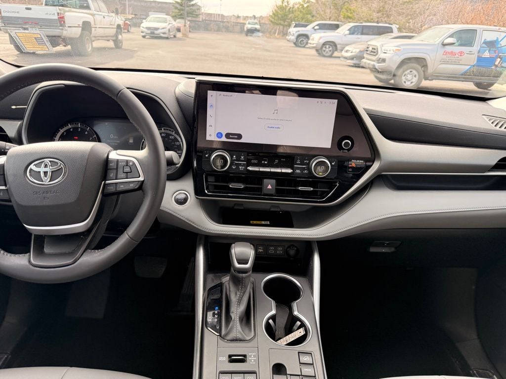 2024 Toyota Highlander XLE