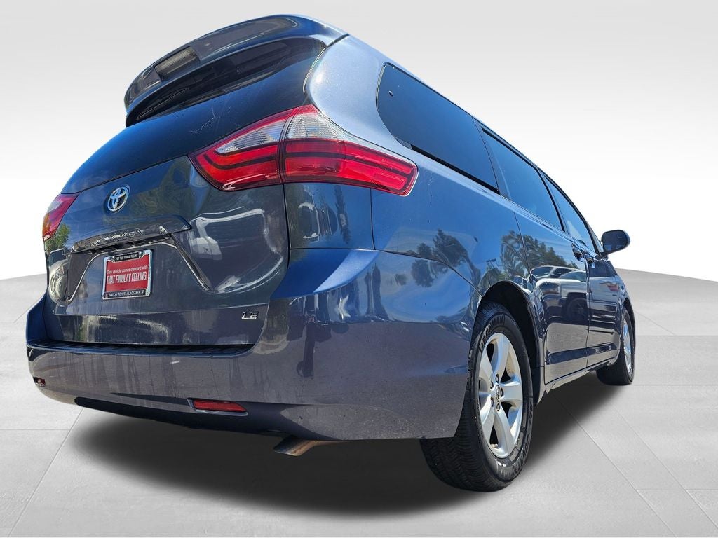 2015 Toyota Sienna LE 8 Passenger