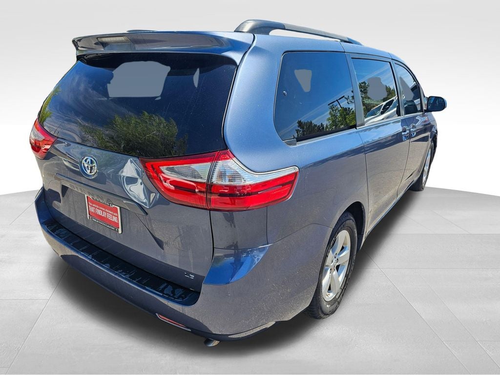 2015 Toyota Sienna LE 8 Passenger