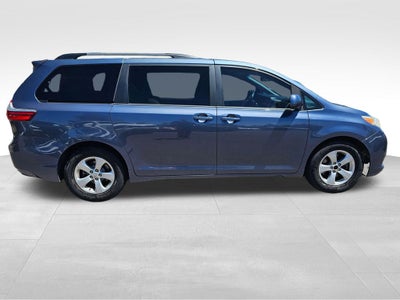 2015 Toyota Sienna LE 8 Passenger