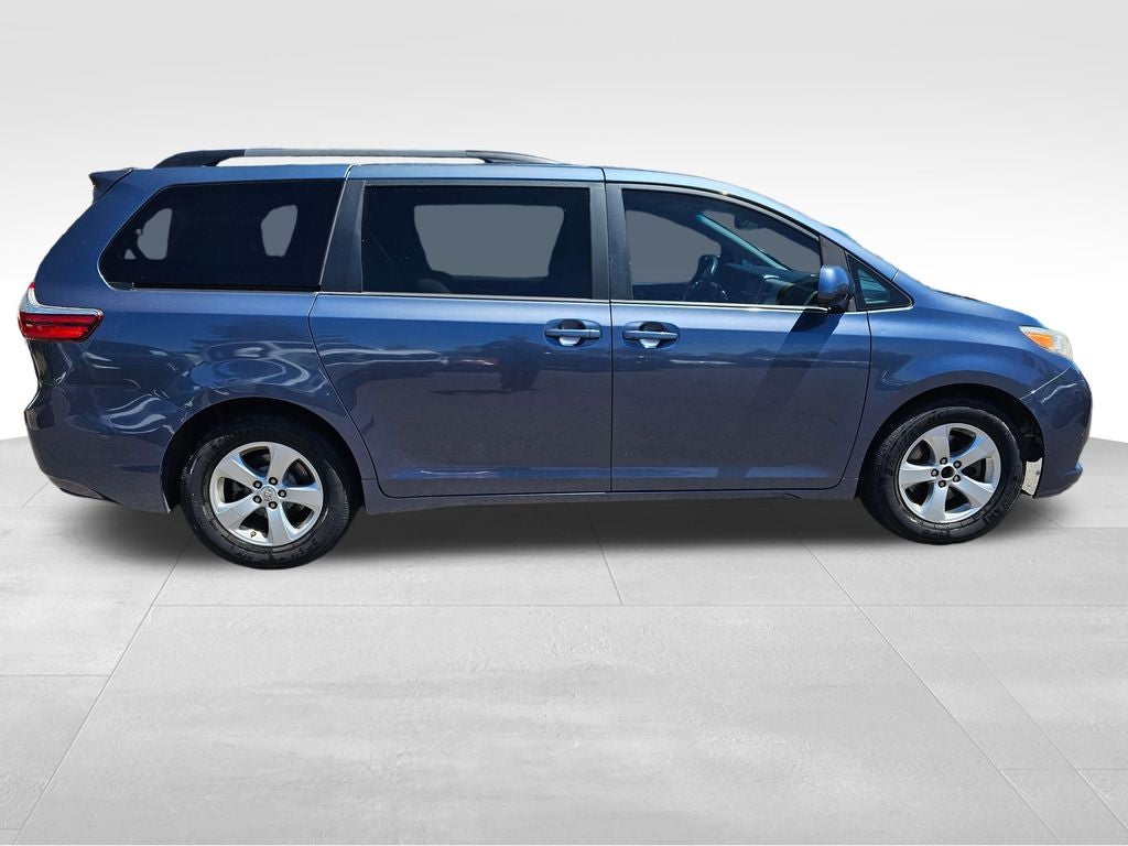 2015 Toyota Sienna LE 8 Passenger