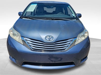 2015 Toyota Sienna LE 8 Passenger