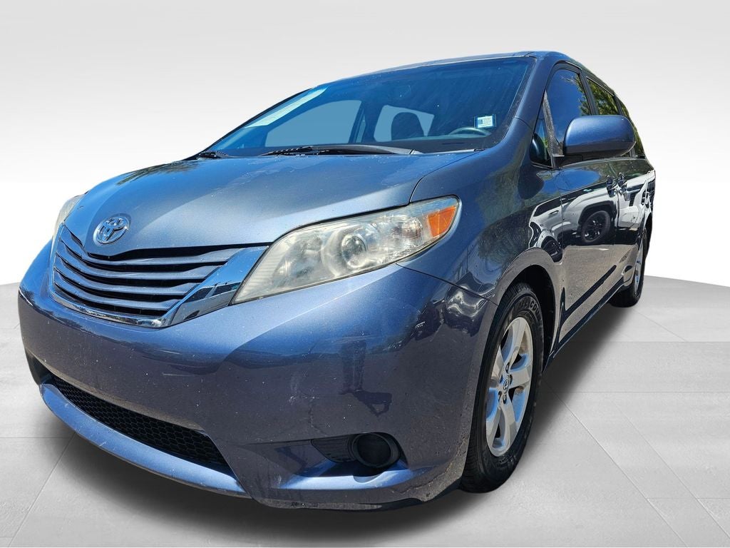 2015 Toyota Sienna LE 8 Passenger
