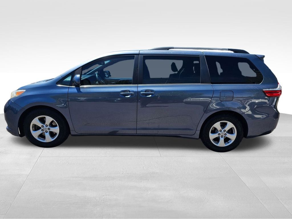 2015 Toyota Sienna LE 8 Passenger