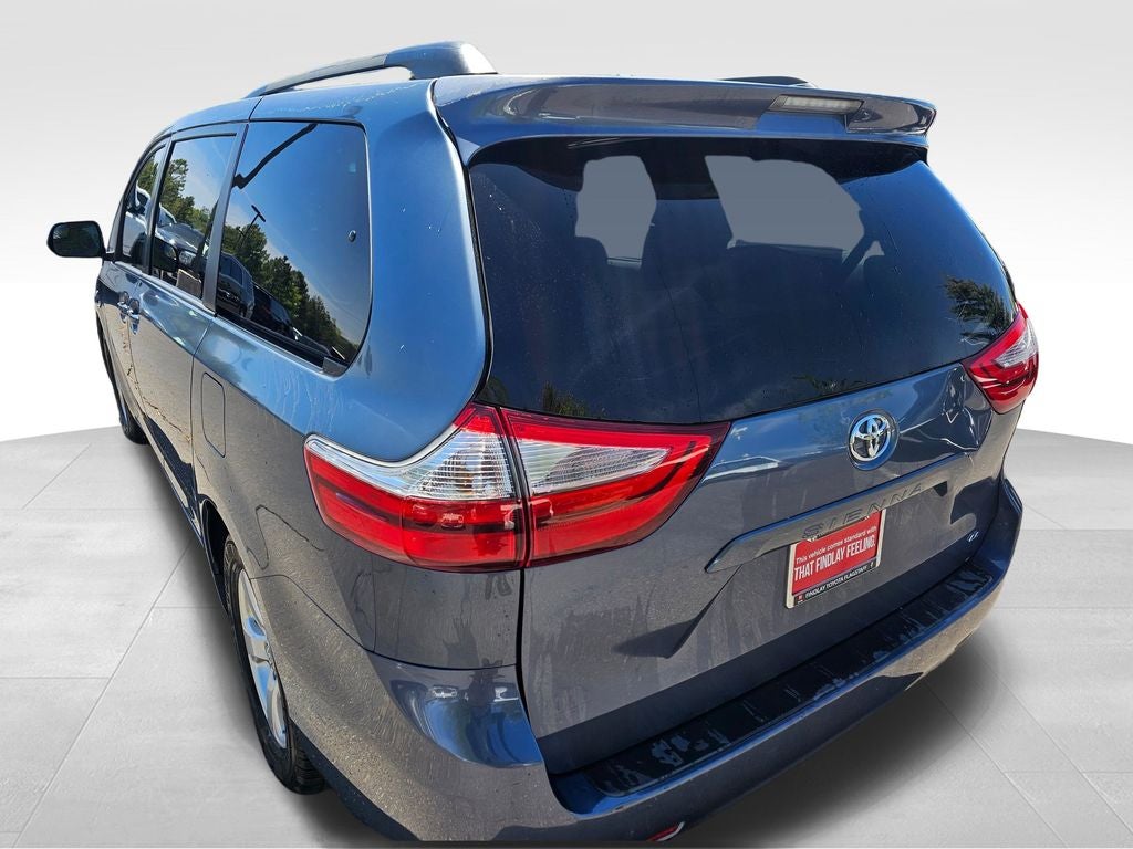 2015 Toyota Sienna LE 8 Passenger