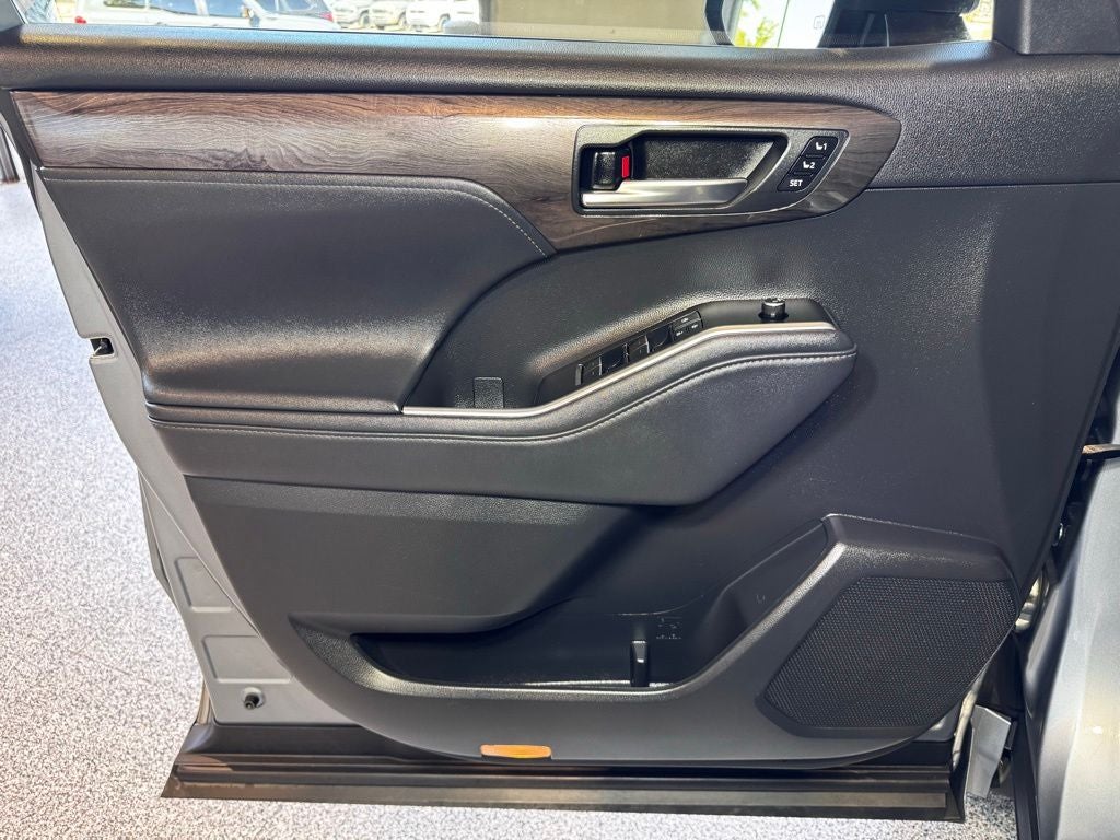 2021 Toyota Highlander Hybrid Limited