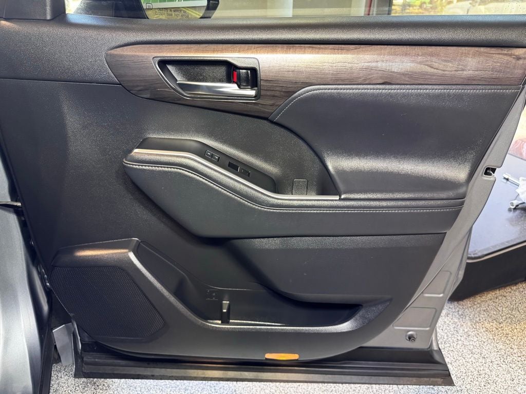 2021 Toyota Highlander Hybrid Limited