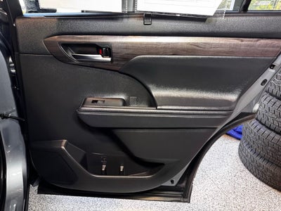 2021 Toyota Highlander Hybrid Limited