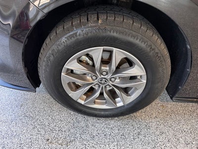 2025 Toyota Sienna XLE 8 Passenger