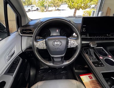 2025 Toyota Sienna XLE 8 Passenger