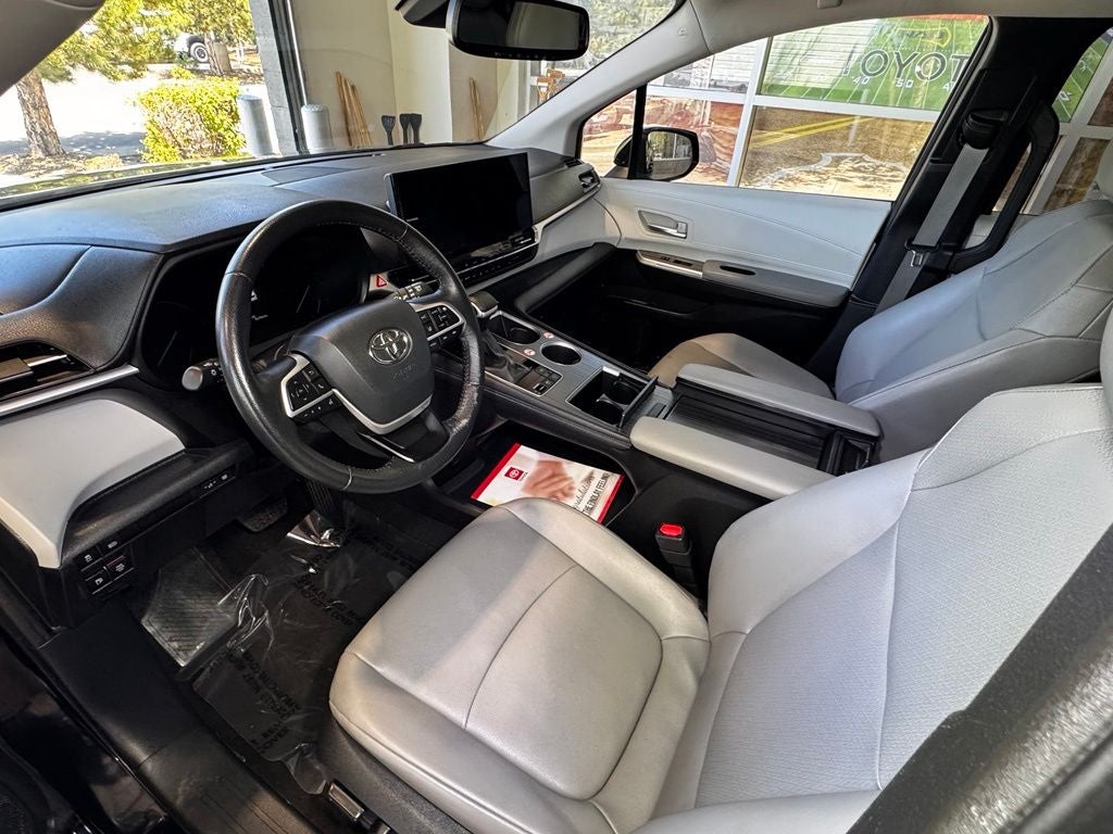 2025 Toyota Sienna XLE 8 Passenger