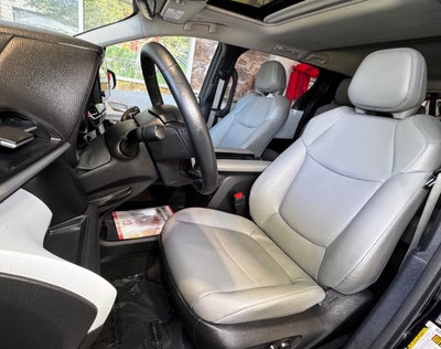 2025 Toyota Sienna XLE 8 Passenger