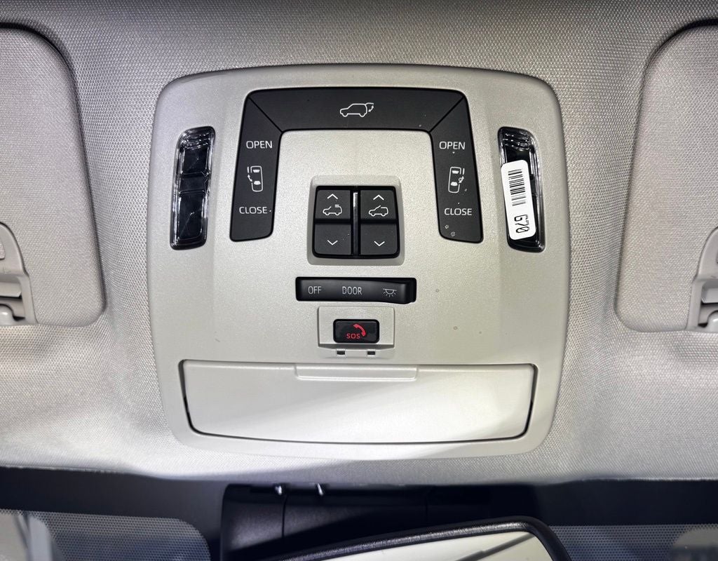 2025 Toyota Sienna XLE 8 Passenger