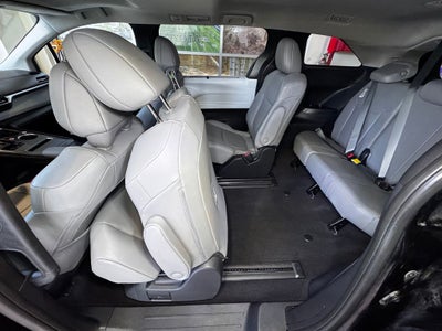 2025 Toyota Sienna XLE 8 Passenger