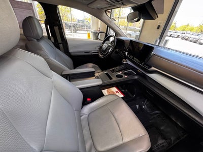 2025 Toyota Sienna XLE 8 Passenger