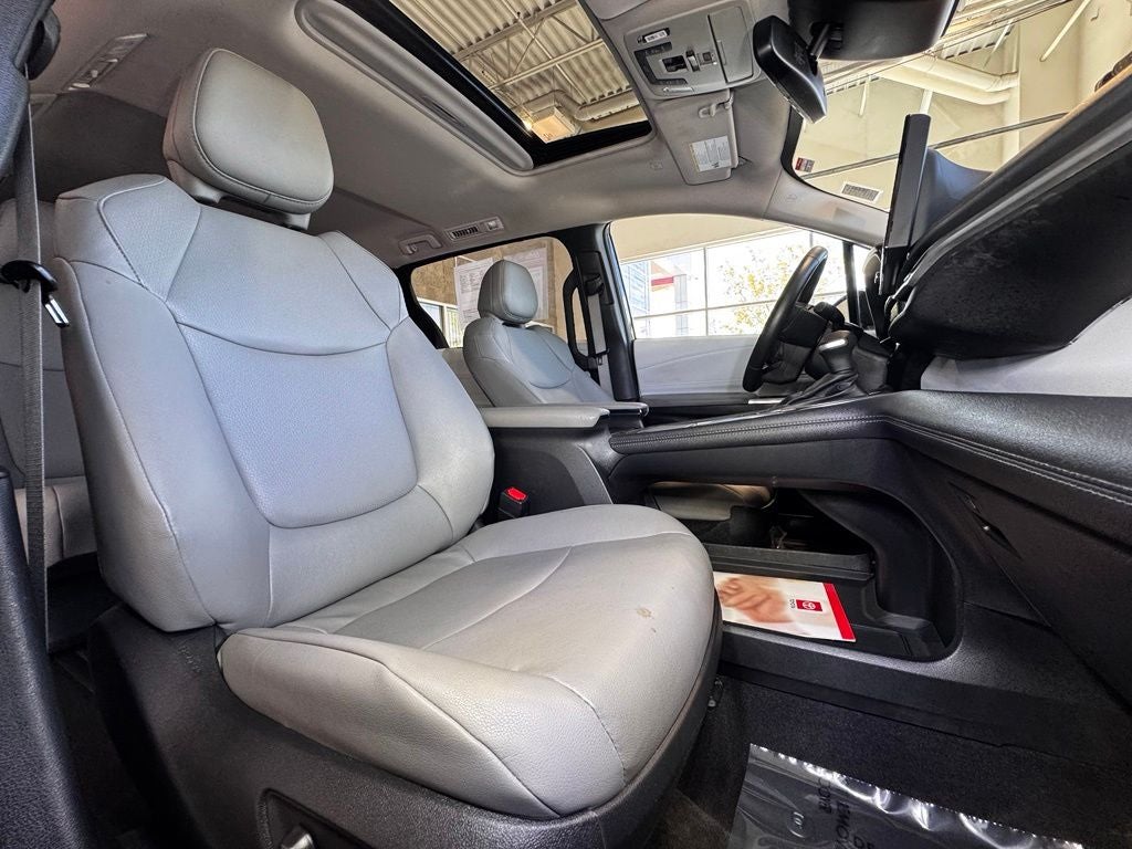 2025 Toyota Sienna XLE 8 Passenger