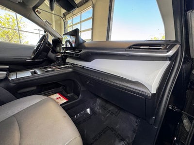 2025 Toyota Sienna XLE 8 Passenger