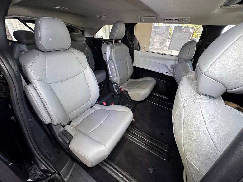 2025 Toyota Sienna XLE 8 Passenger