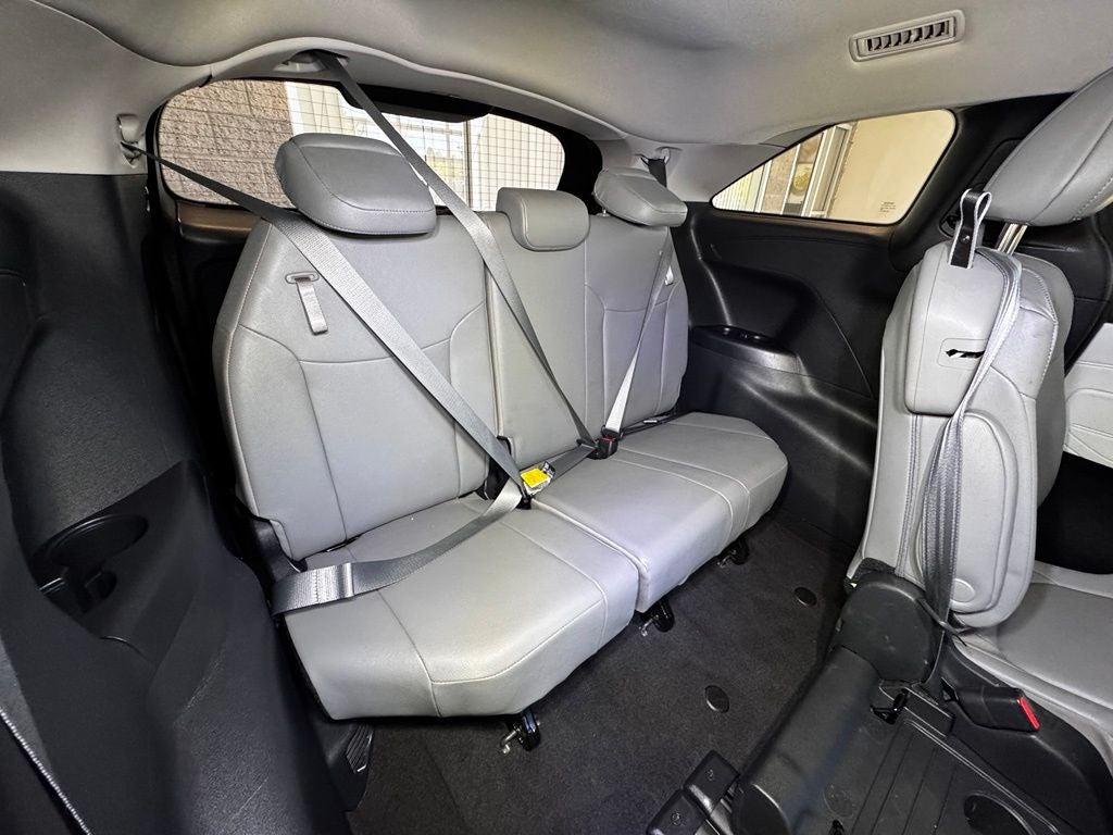 2025 Toyota Sienna XLE 8 Passenger