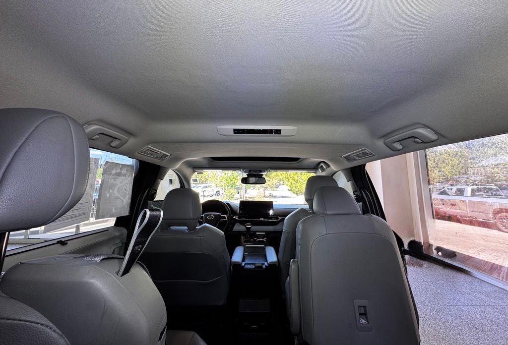 2025 Toyota Sienna XLE 8 Passenger
