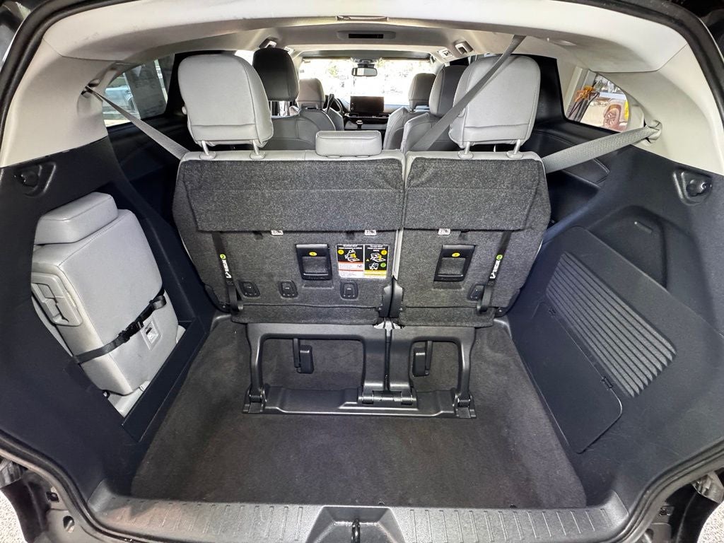 2025 Toyota Sienna XLE 8 Passenger