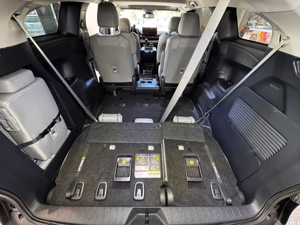 2025 Toyota Sienna XLE 8 Passenger