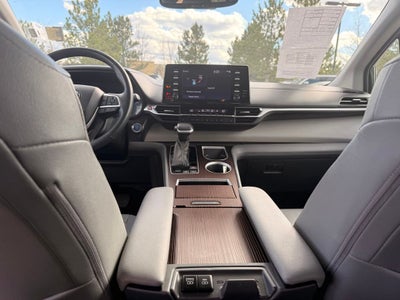 2024 Toyota Sienna XLE