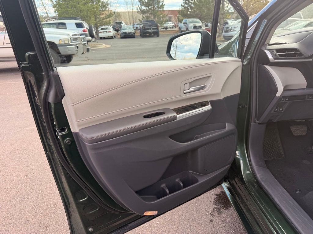 2024 Toyota Sienna XLE