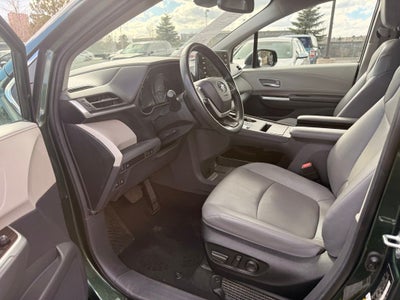 2024 Toyota Sienna XLE