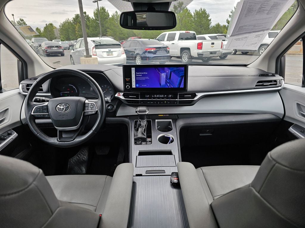 2025 Toyota Sienna XLE 8 Passenger
