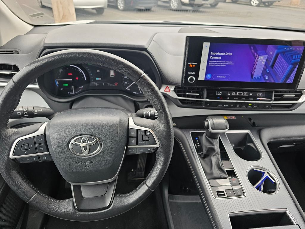 2025 Toyota Sienna XLE 8 Passenger