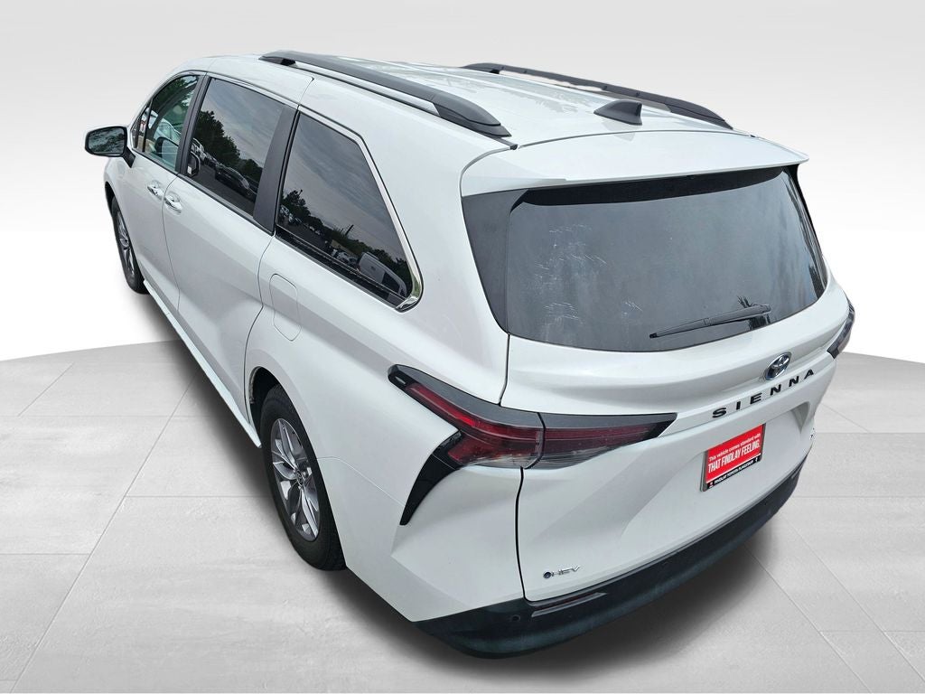 2025 Toyota Sienna XLE 8 Passenger