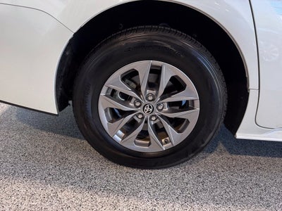 2024 Toyota Sienna XLE 8 Passenger