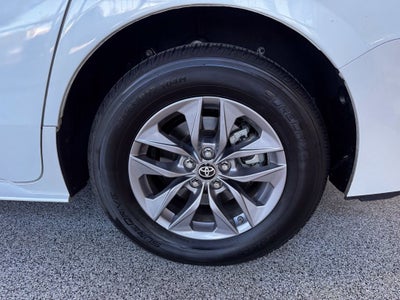 2024 Toyota Sienna XLE 8 Passenger