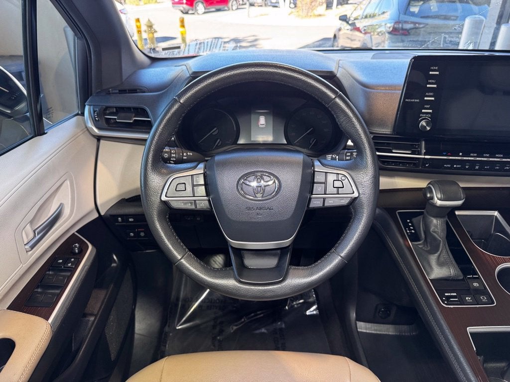 2024 Toyota Sienna XLE 8 Passenger