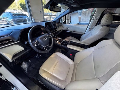 2024 Toyota Sienna XLE 8 Passenger