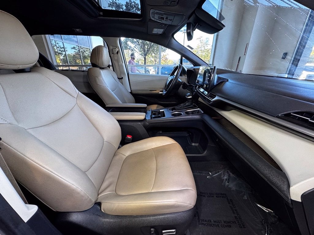 2024 Toyota Sienna XLE 8 Passenger