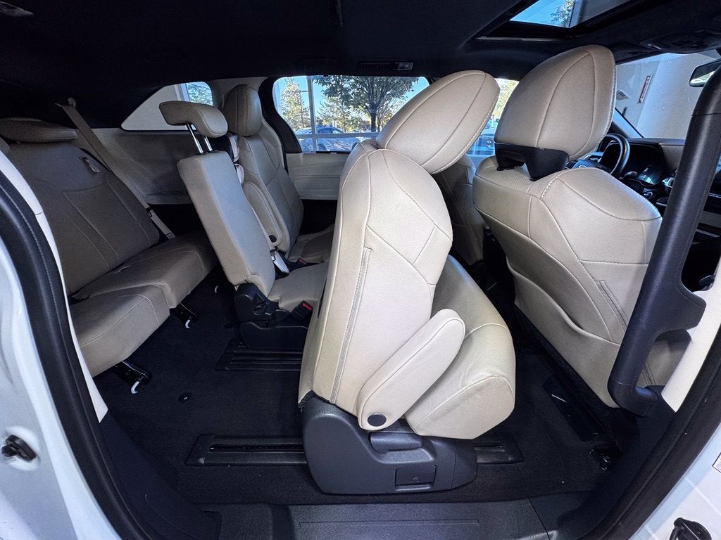 2024 Toyota Sienna XLE 8 Passenger