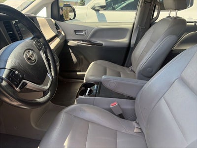 2020 Toyota Sienna XLE 8 Passenger