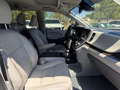 2020 Toyota Sienna XLE 8 Passenger