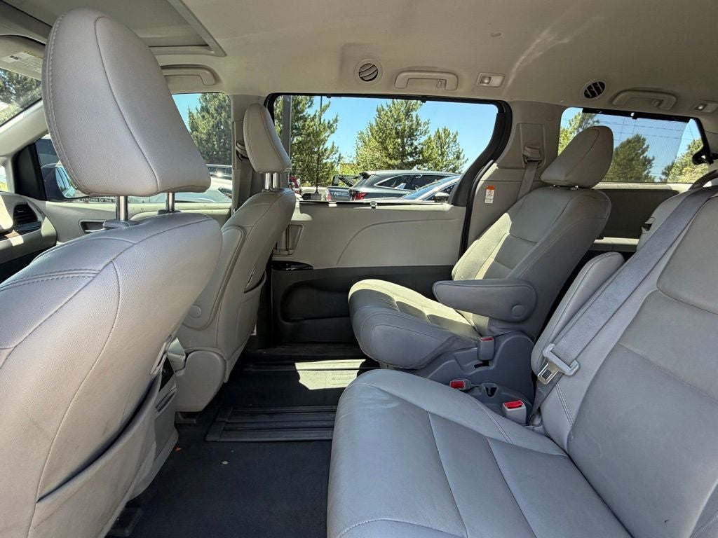 2020 Toyota Sienna XLE 8 Passenger