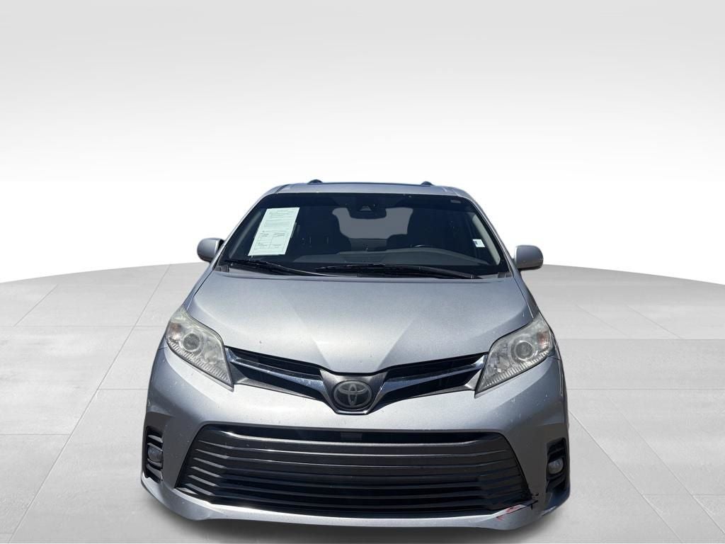 2020 Toyota Sienna XLE 8 Passenger