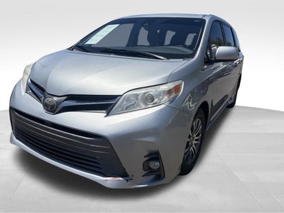 2020 Toyota Sienna XLE 8 Passenger