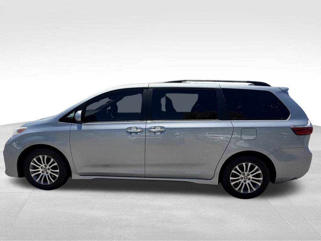 2020 Toyota Sienna XLE 8 Passenger