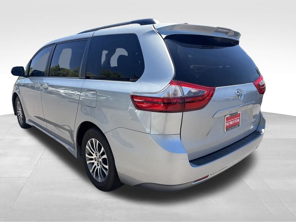 2020 Toyota Sienna XLE 8 Passenger