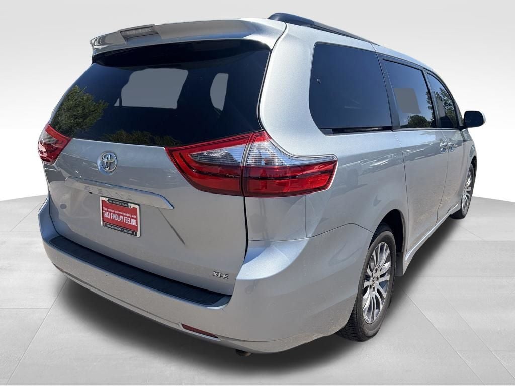 2020 Toyota Sienna XLE 8 Passenger
