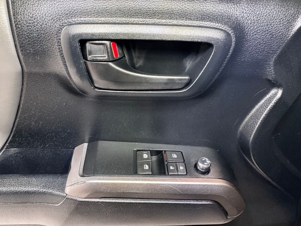 2017 Toyota Tacoma SR5