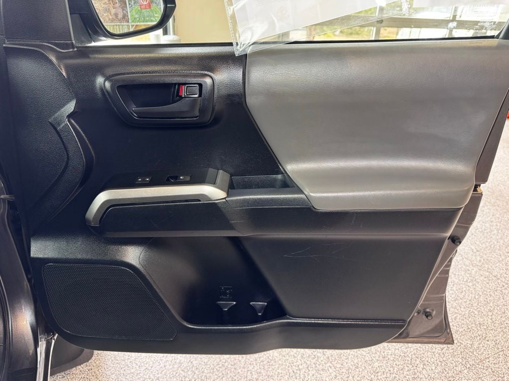 2017 Toyota Tacoma SR5